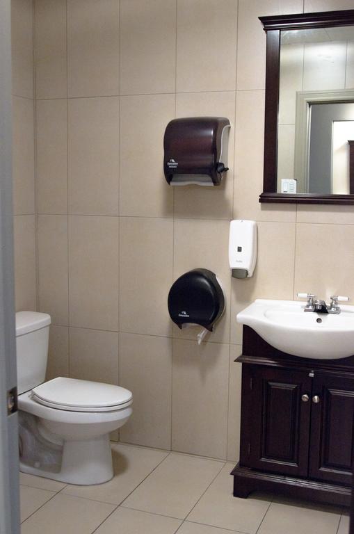 Hotel Econo-One Amos ภายนอก รูปภาพ