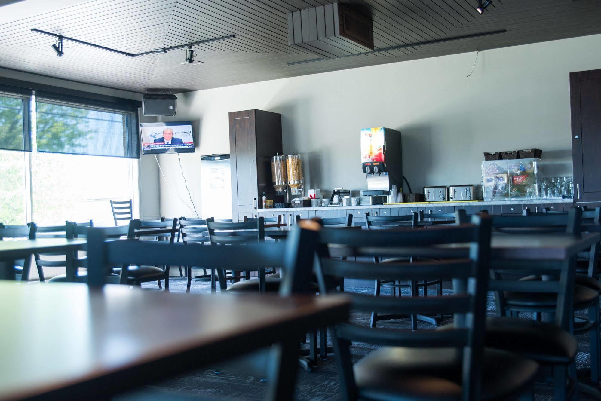 Hotel Econo-One Amos ภายนอก รูปภาพ
