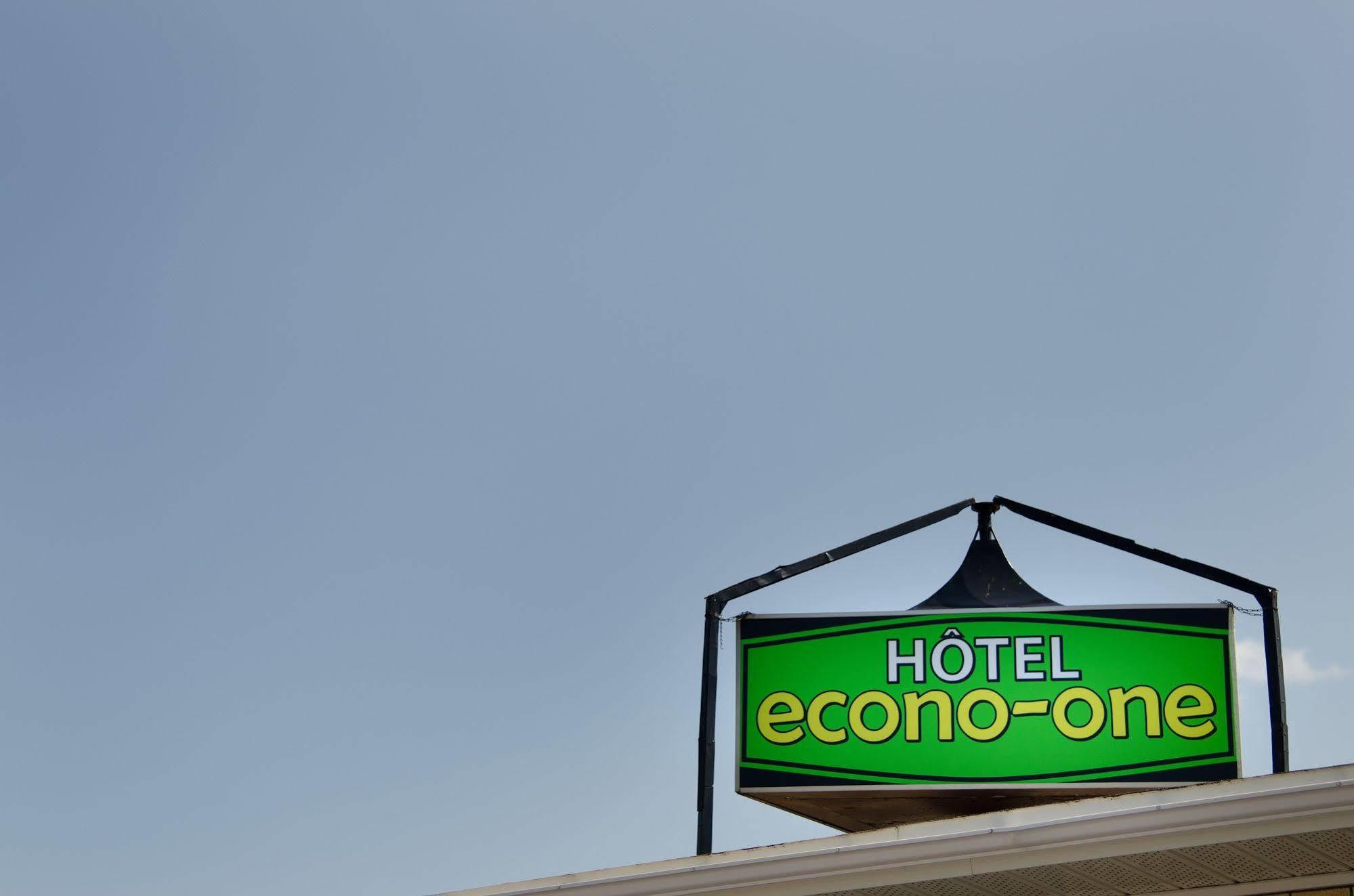 Hotel Econo-One Amos ภายนอก รูปภาพ