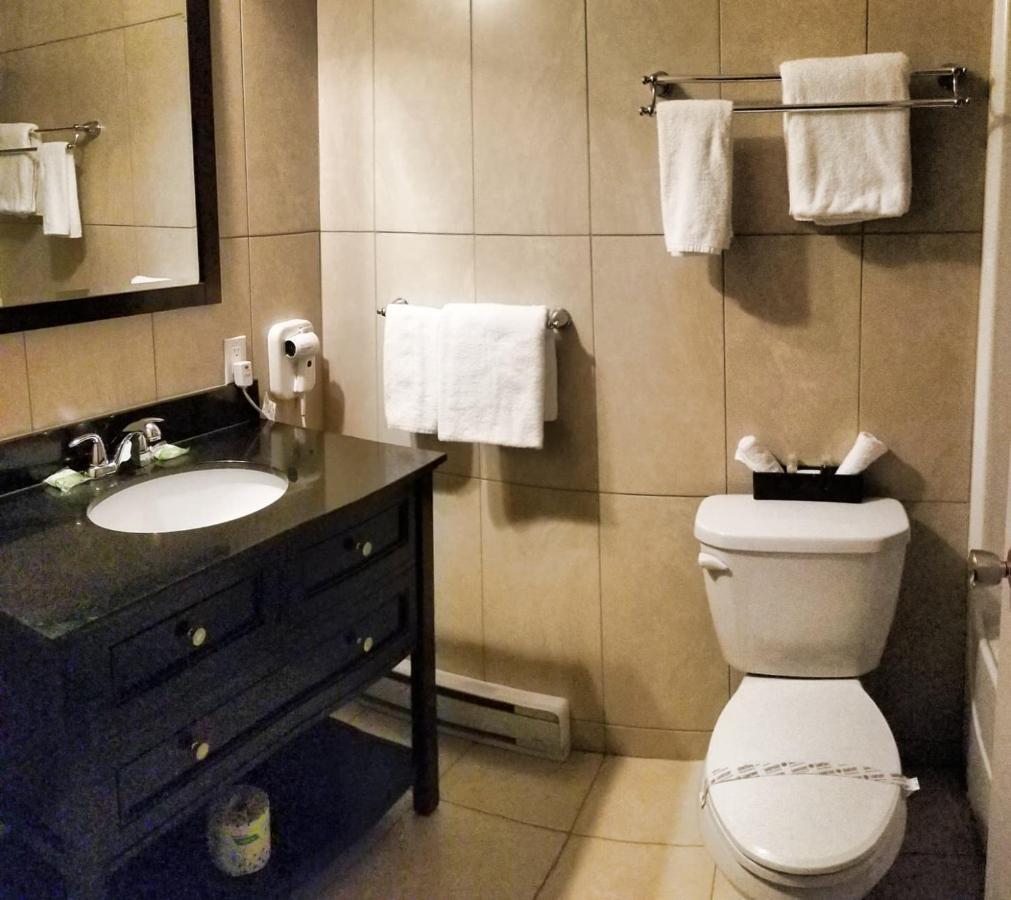 Hotel Econo-One Amos ภายนอก รูปภาพ